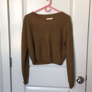 ADORABLE TAN CROPPED SWEATER!